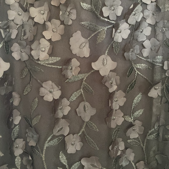 X scape 3d bloom long sleeve gown - Picture 3 of 7